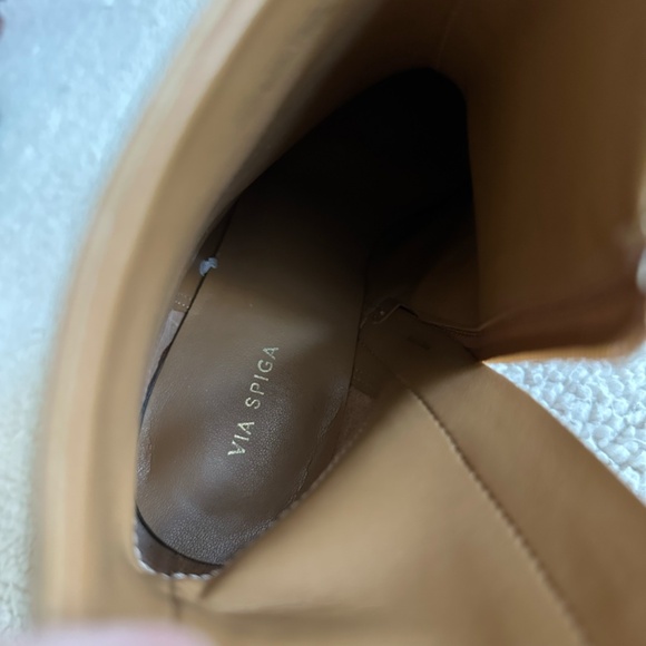 Via Spiga • Dina Leather Heeled Booties in Camel - Picture 8 of 8